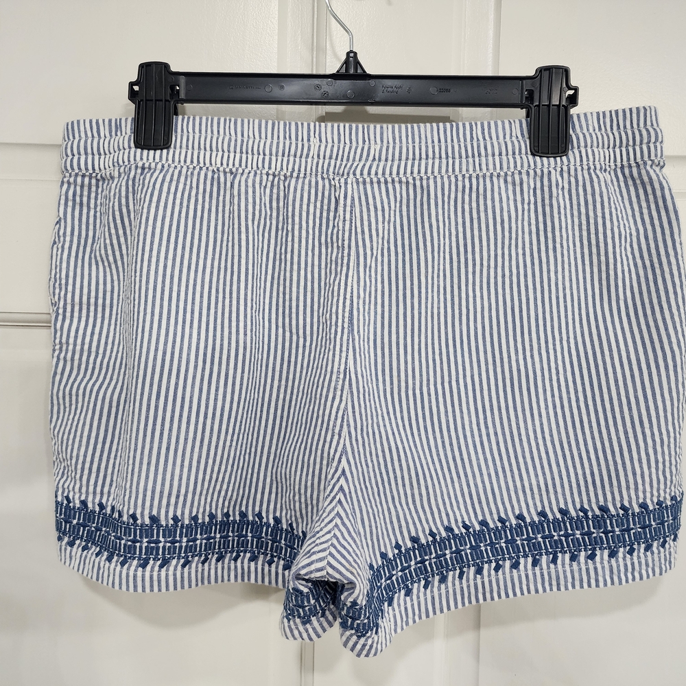 Vineyard Vines Blue and White Striped Embroidered Women’s Shorts with Tassel Tie - Picture 7 of 9